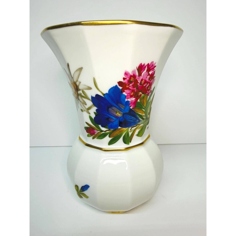 1930s Koenigszelt Germany Porcelain Vase – Hand-Painted Floral, Gold Trim (7" Ta